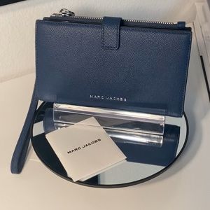 NWT Marc Jacobs Leather Wristlet/Wallet Bi Color